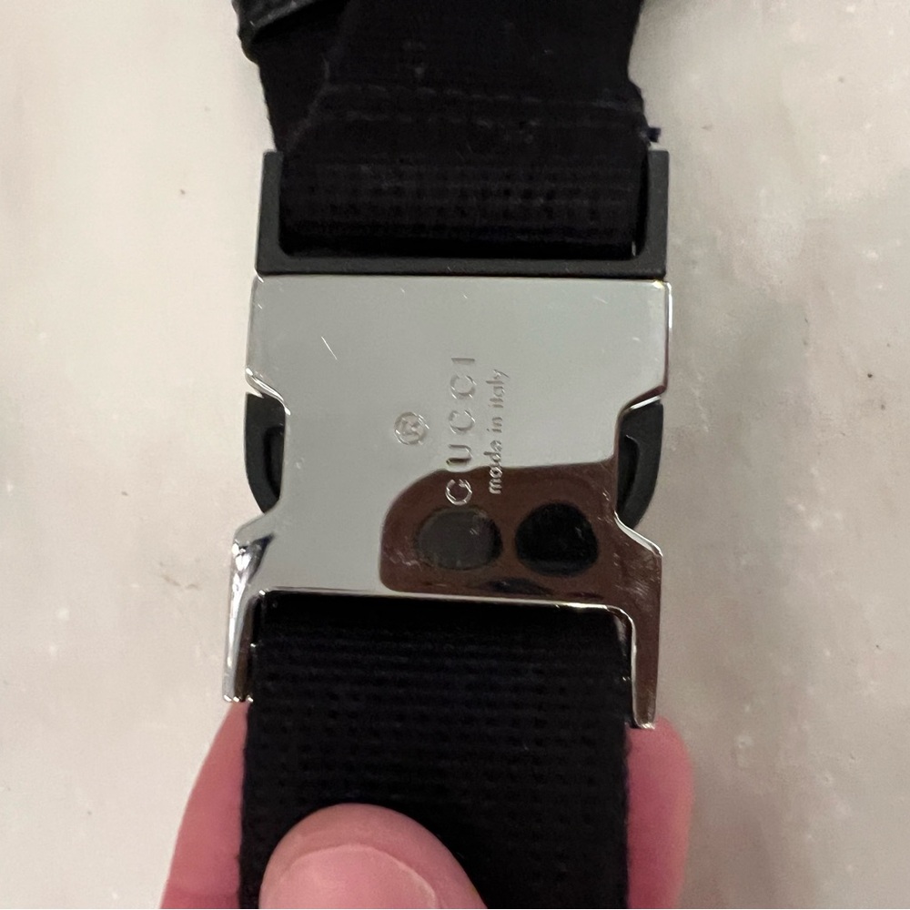 Barely Used Gucci Leather Embossed Belt Bag. - Picture 4 of 10